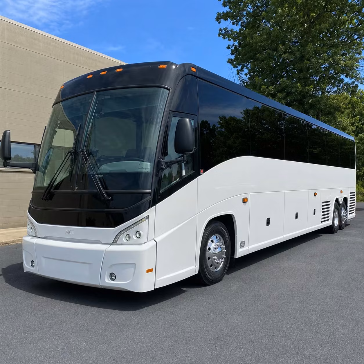 little rock charter bus rental exterior