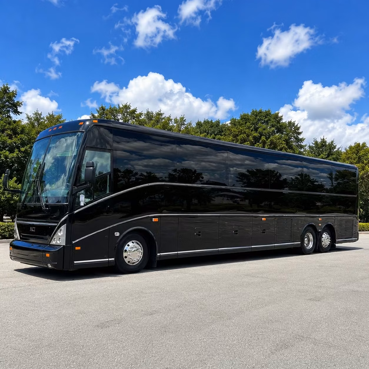 little rock wedding transportation that keeps every guest on schedule