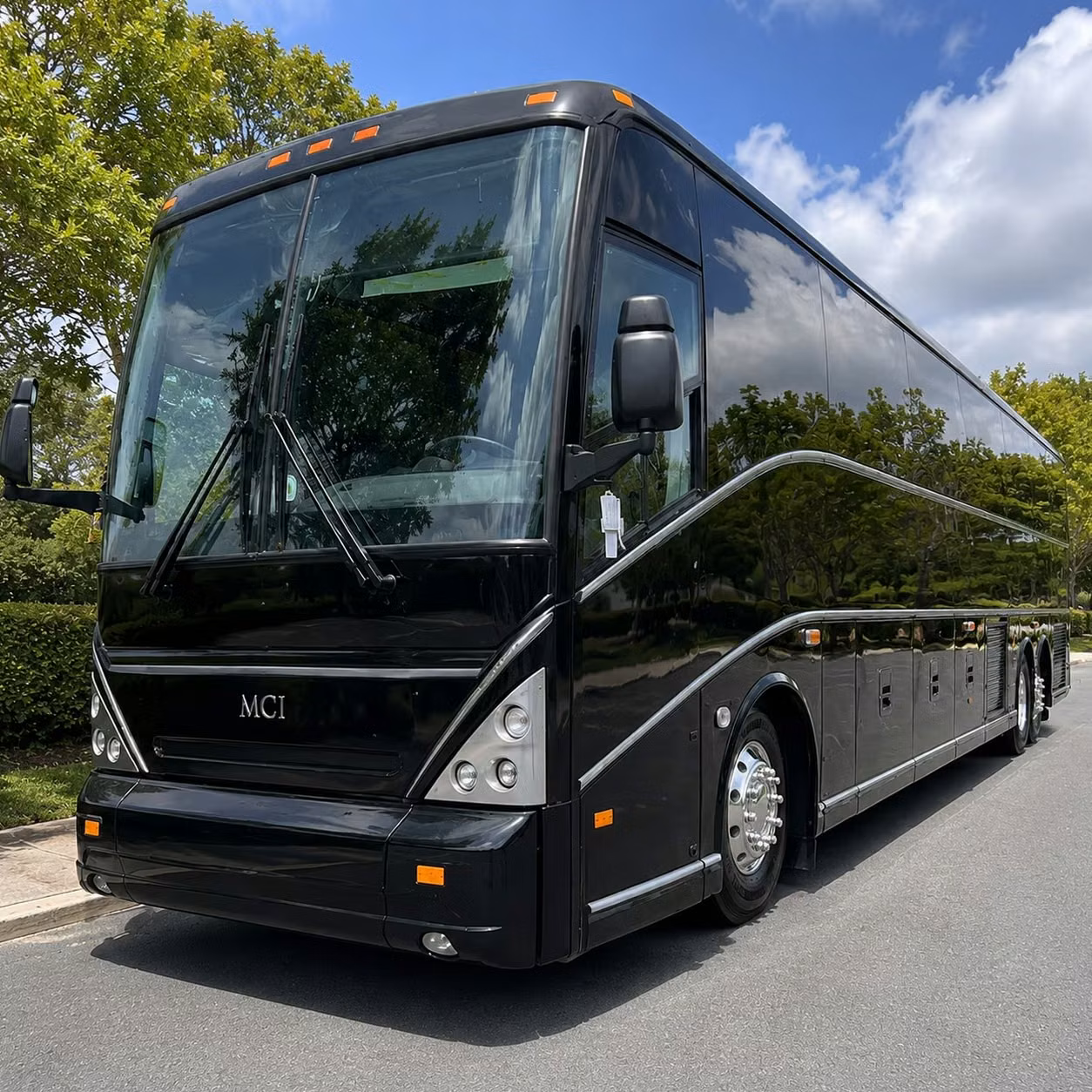 razorbacks game day sporting event shuttles from little rock